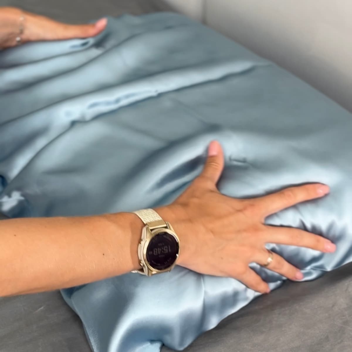 CAT IN BED VEGAN Шовкова наволочка з віскози, блакитна - 3