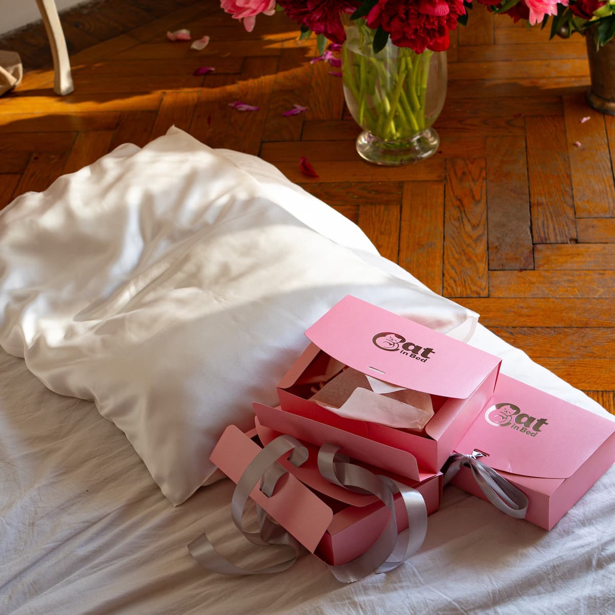 CAT IN BED VEGAN Шовкова наволочка з віскози, айворі - 4