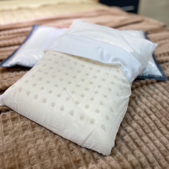 CAT IN BED Подушка LATEX